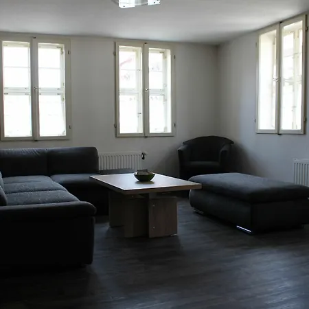 Am Brunnen Apartment *