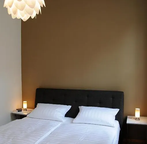 Am Brunnen Апартаменты *